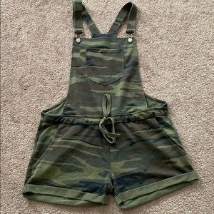 Z supply large L green camo camouflage overalls